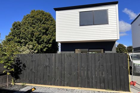 Photo of property in 1/39 Graham Avenue, Te Atatu Peninsula, Auckland, 0610