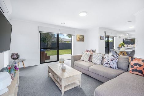 Photo of property in 16 Aria Court, Fairview Downs, Hamilton, 3214