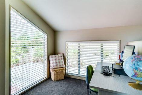 Photo of property in 104 Tironui Drive, Taradale, Napier, 4112