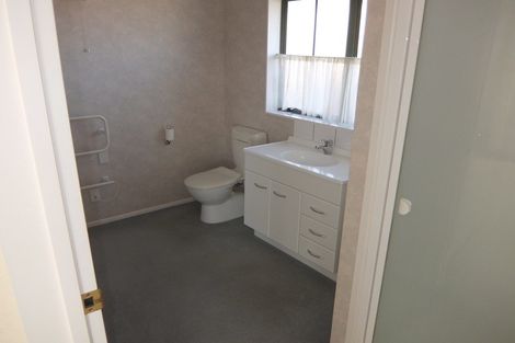 Photo of property in 93 Roberts Line, Kelvin Grove, Palmerston North, 4414