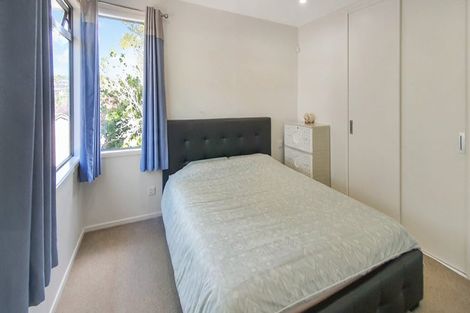 Photo of property in 90 Stanley Road, Glenfield, Auckland, 0629