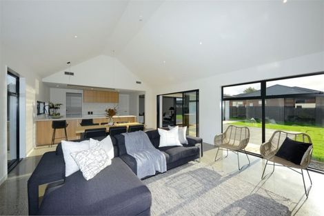 Photo of property in 10 Little Gem Road, Hornby, Christchurch, 8025