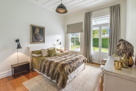 Photo of property in 126 Calliope Road, Stanley Point, Auckland, 0624