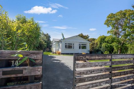 Photo of property in 14 Queens Avenue, Waikuku Beach, 7402