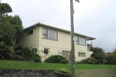 Photo of property in 66 Redwood Avenue, Tawa, Wellington, 5028