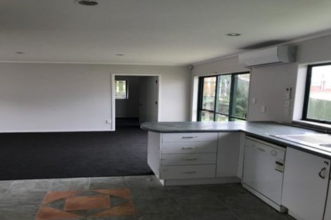 Photo of property in 24 Kirton Crescent, Manurewa, Auckland, 2102