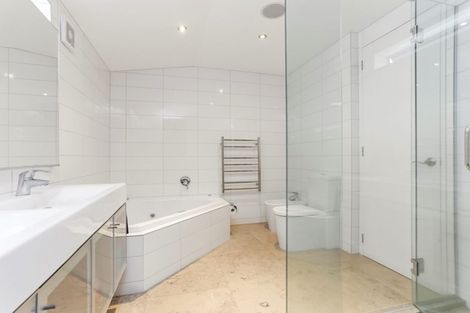 Photo of property in 23c Cathedral Place, Parnell, Auckland, 1052