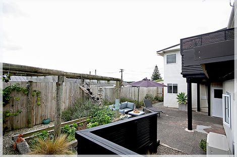 Photo of property in 6 Huia Street, Foxton Beach, Foxton, 4815