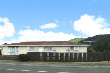 Photo of property in 2/39 Shanly Street, Brown Owl, Upper Hutt, 5018