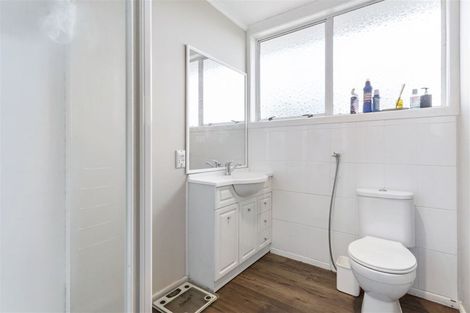 Photo of property in 1/22 Edgeworth Road, Glenfield, Auckland, 0629