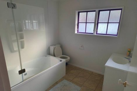 Photo of property in 70 Thurleigh Grove, Karori, Wellington, 6012