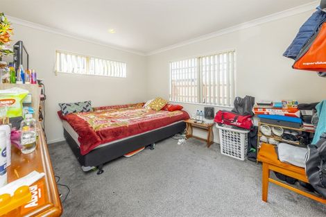 Photo of property in 7a Andover Way, Goodwood Heights, Auckland, 2105