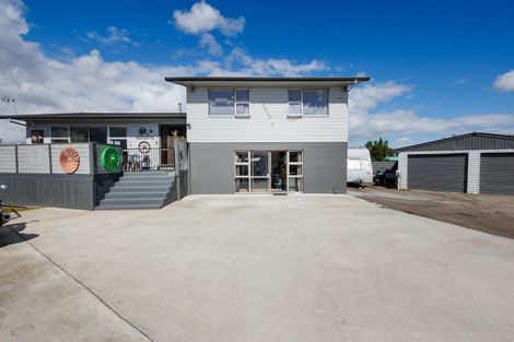 Photo of property in 16 Dunk Place, Milson, Palmerston North, 4414
