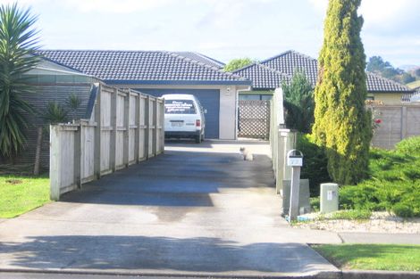 Photo of property in 72 Armoy Drive, East Tamaki, Auckland, 2016