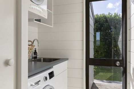 Photo of property in 1/12 Golders Place, Richmond Heights, Taupo, 3330