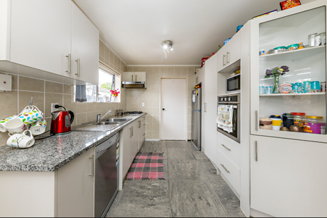 Photo of property in 17a Corolu Place, Conifer Grove, Takanini, 2112