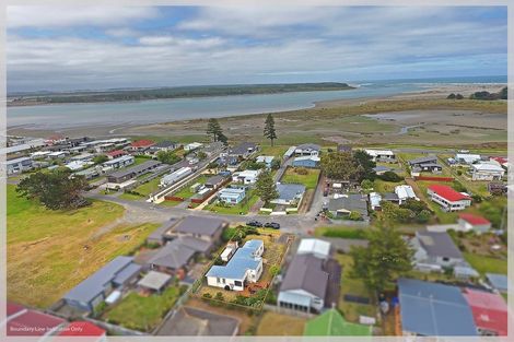 Photo of property in 26 Hall Place, Foxton Beach, Foxton, 4815