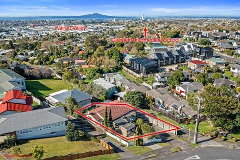 Photo of property in 1/3 Hall Road, Glenfield, Auckland, 0629