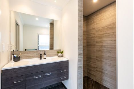 Photo of property in 31 Keene Drive, Bell Block, New Plymouth, 4312