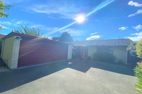 Photo of property in 15 Chatswood Place, Bishopdale, Christchurch, 8051