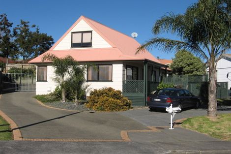 Photo of property in 32 Bluewater Place, Wattle Downs, Auckland, 2103