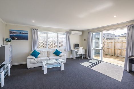 Photo of property in 10 Tapuhikura Street, Waikanae, 5036