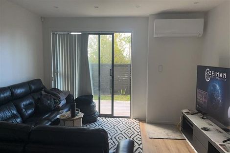 Photo of property in 2/28 Croydon Road, New Lynn, Auckland, 0600