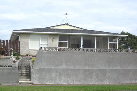 Photo of property in 19 Roy Terrace, Moturoa, New Plymouth, 4310