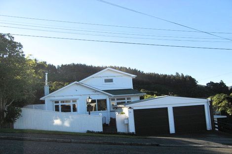 Photo of property in 21 Waikare Street, Karori, Wellington, 6012