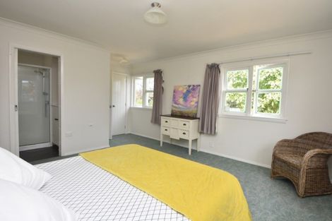 Photo of property in 74 Kent Street, Carterton, 5713