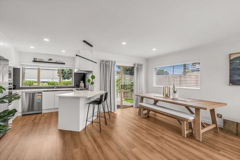 Photo of property in 5 Moravale Lane, Flat Bush, Auckland, 2016