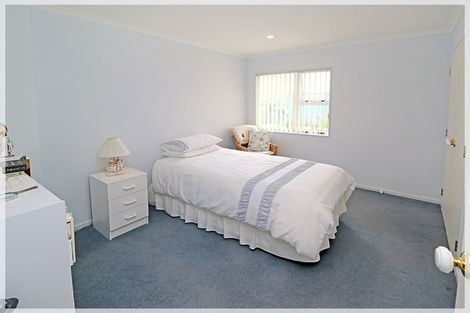 Photo of property in 2 Meretini Place, Foxton, 4814