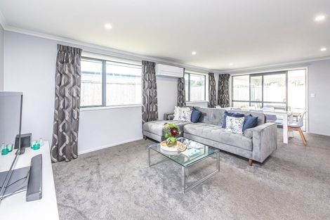 Photo of property in 23 Golf Vue Place, Castlecliff, Whanganui, 4501