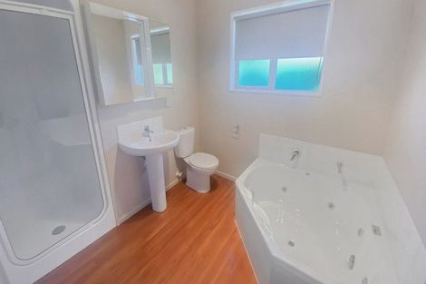 Photo of property in 84 Bowhill Road, New Brighton, Christchurch, 8083