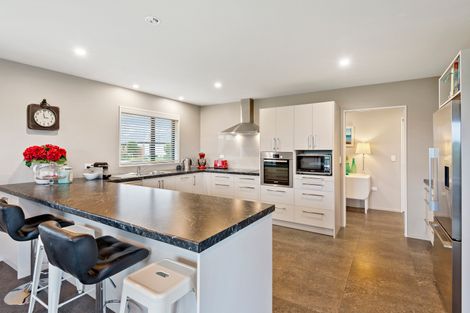 Photo of property in 17 Gosling Crescent, Halswell, Christchurch, 8025