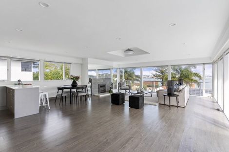 Photo of property in 81a Stanley Point Road, Stanley Point, Auckland, 0624