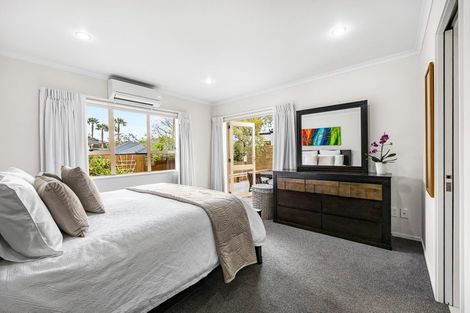 Photo of property in 30 Vermeer Place, West Harbour, Auckland, 0618