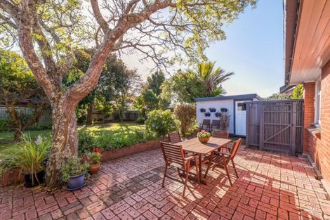 Photo of property in 77 Pohutukawa Street, Woburn, Lower Hutt, 5011