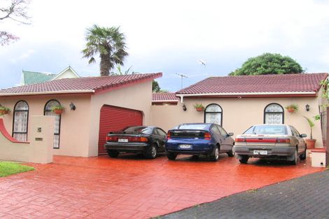 Photo of property in 4 Photinia Place, Botany Downs, Auckland, 2010