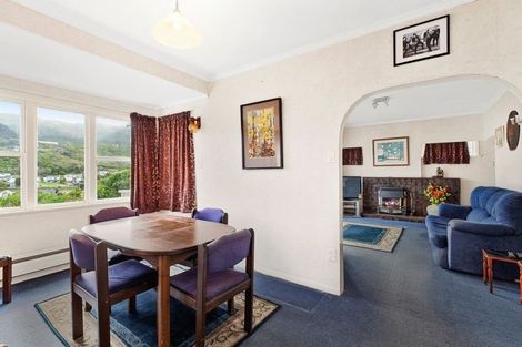 Photo of property in 17 Handyside Street, Tawa, Wellington, 5028