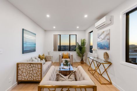 Photo of property in 17 Manawanui Way, Orewa, 0931