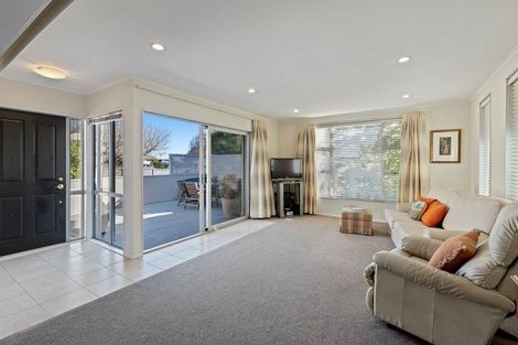 Photo of property in 32 Fielding Crescent, Farm Cove, Auckland, 2012