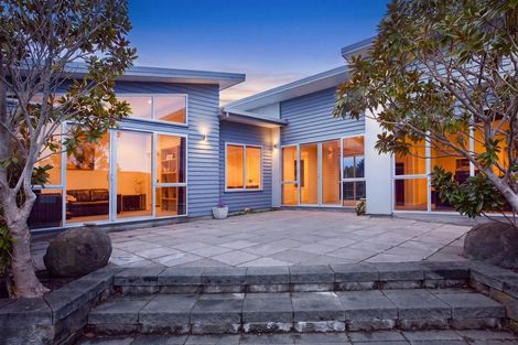 Photo of property in 2 Nelson Avenue, Aotea, Porirua, 5024