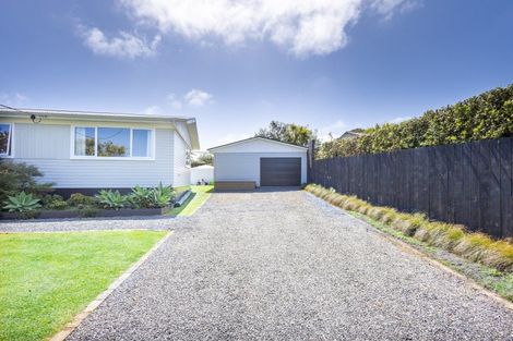 Photo of property in 3 Bayly Street, Baylys Beach, Dargaville, 0377