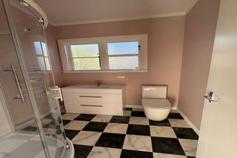 Photo of property in 6 Sidlaw Street, Strathmore Park, Wellington, 6022