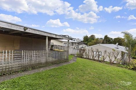Photo of property in 1/95 Hobsonville Road, West Harbour, Auckland, 0618