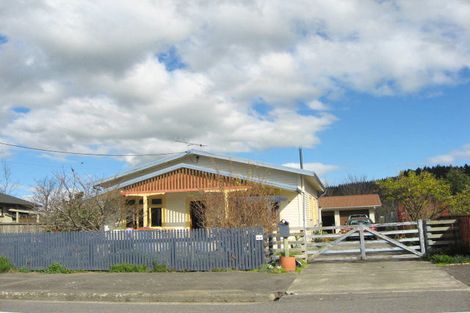 Photo of property in 13 Ruataniwha Street, Waipawa, 4210