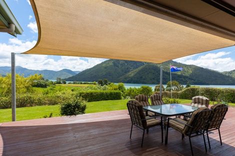 Photo of property in 888 Queen Charlotte Drive, Linkwater, Picton, 7281