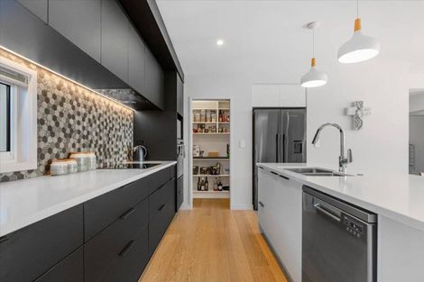 Photo of property in 2 Laing Place, Otumoetai, Tauranga, 3110