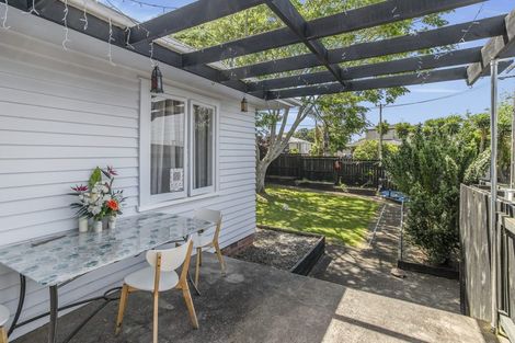 Photo of property in 23 Mcintyre Road, Mangere Bridge, Auckland, 2022